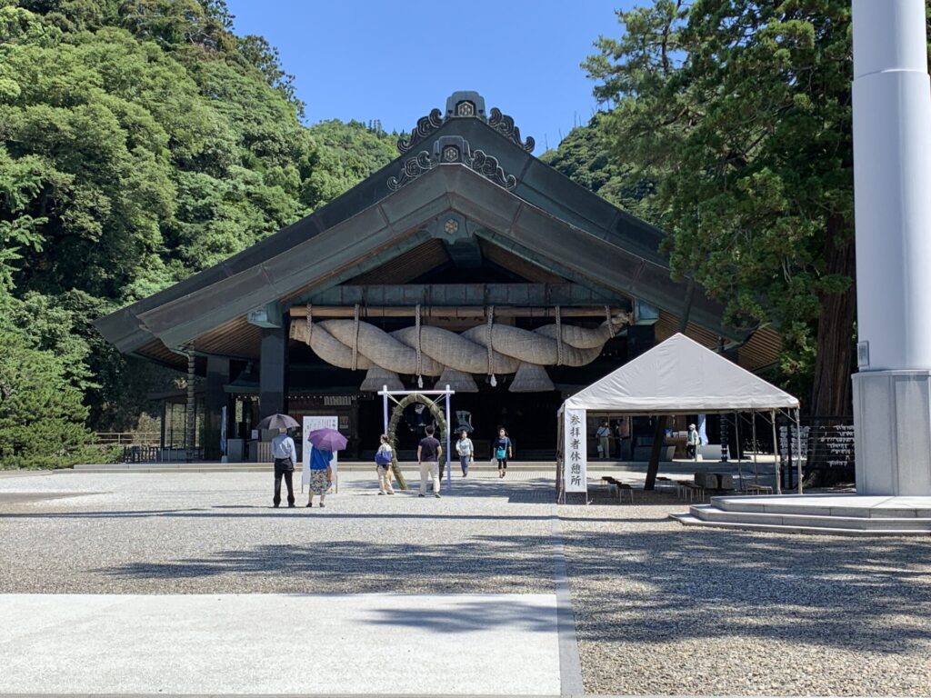 出雲大社の神楽殿