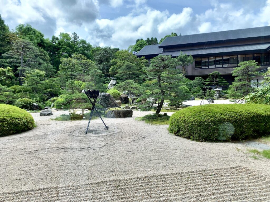 ホテル玉泉の日本庭園