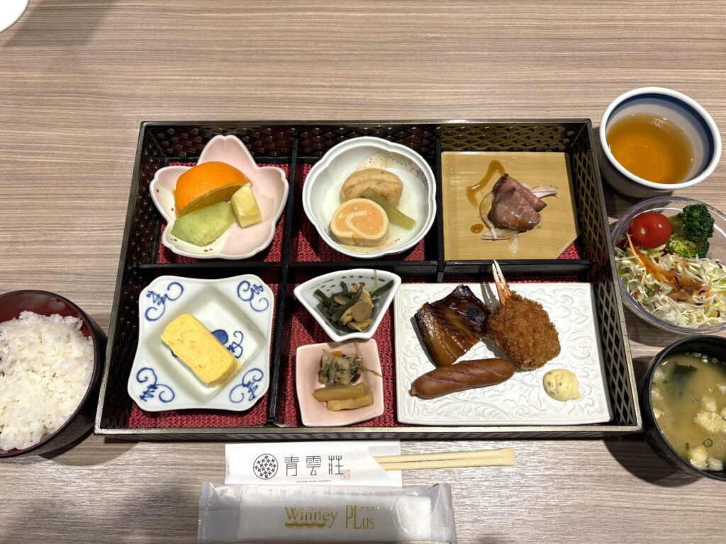 青雲荘の朝食御膳