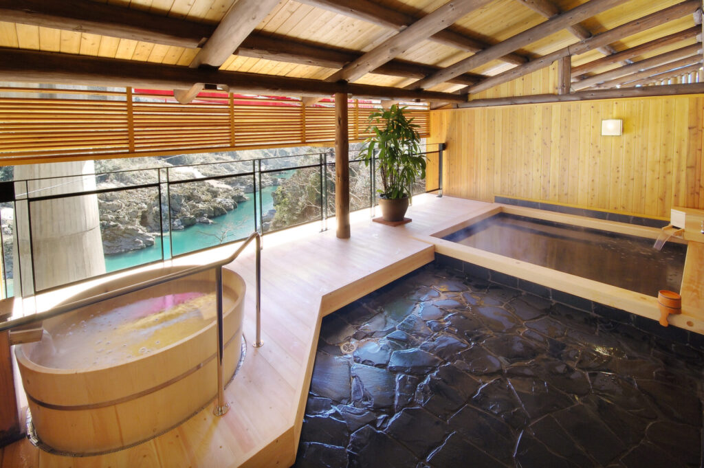 大歩危温泉まんなか露天風呂の写真